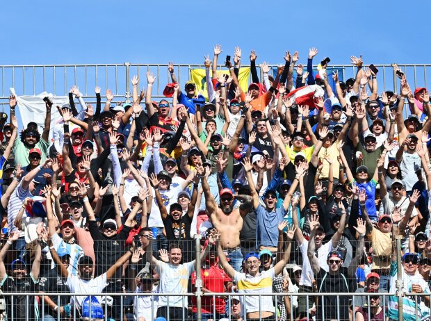 Titel-Bild zur News: Fans beim Formel-1-Rennen in Brasilien 2023