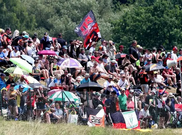 MotoGP Fans auf dem Sachsenring Titel-Bild zur News: MotoGP Fans auf dem Sachsenring
