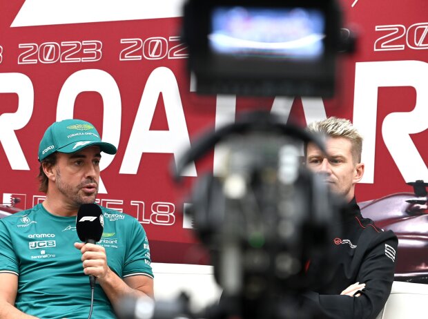 Titel-Bild zur News: Fernando Alonso und Nico Hülkenberg bei einer Formel-1-Pressekonferenz