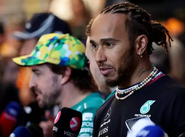 Lewis Hamilton (Mercedes) vor dem Formel-1-Rennen in Brasilien 2023 Titel-Bild zur News: Lewis Hamilton (Mercedes) vor dem Formel-1-Rennen in Brasilien 2023