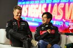 Nico Hülkenberg (Haas) und Guanyu Zhou (Alfa Romeo)