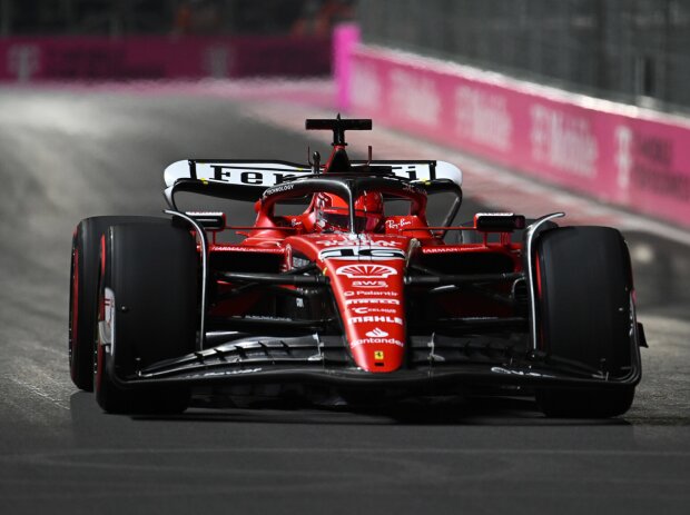 Titel-Bild zur News: Charles Leclerc (Ferrari SF-23) im Training zum Formel-1-Rennen in Las Vegas 2023