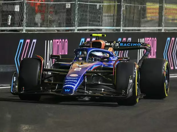 Logan Sargeant (Williams FW45) im Training zum Formel-1-Rennen in Las Vegas 2023 Titel-Bild zur News: Logan Sargeant (Williams FW45) im Training zum Formel-1-Rennen in Las Vegas 2023