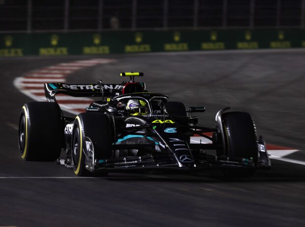 Titel-Bild zur News: Lewis Hamilton im Mercedes W14 beim Formel-1-Qualifying in Las Vegas 2023