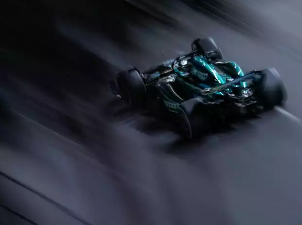 Lance Stroll (Aston Martin AMR23) beim Formel-1-Rennen in Las Vegas 2024 Titel-Bild zur News: Lance Stroll (Aston Martin AMR23) beim Formel-1-Rennen in Las Vegas 2024