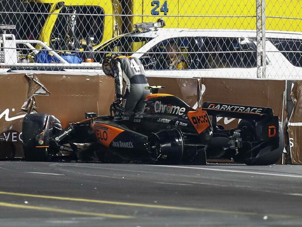 Lando Norris nach seinem Unfall beim Formel-1-Rennen in Las Vegas 2023