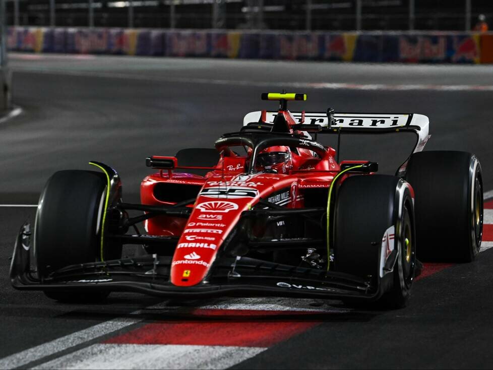 Carlos Sainz im Ferrari SF-23 beim Formel-1-Rennen in Las Vegas 2023