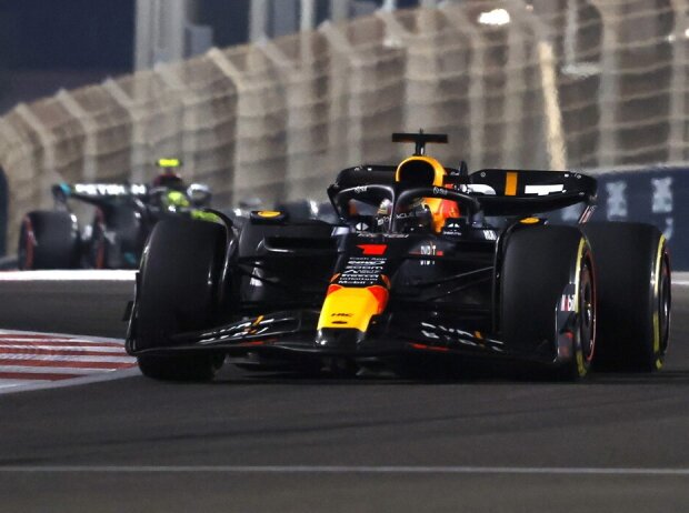 Titel-Bild zur News: Max Verstappen beim Formel-1-Rennen in Abu Dhabi 2023