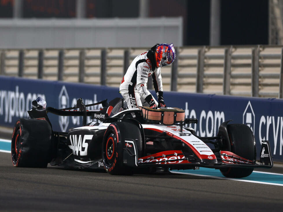 Nico Hülkenberg (Haas VF-23) verunfallt im Training zum Formel-1-Rennen in Abu Dhabi 2023