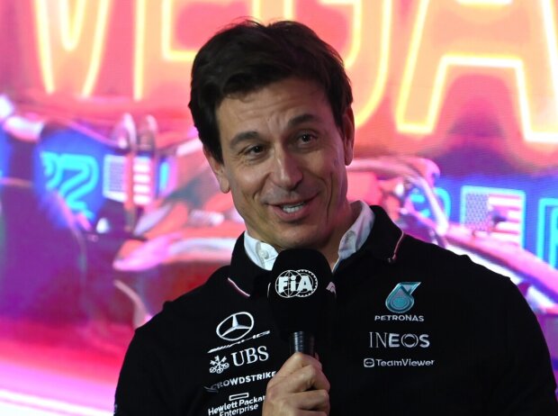 Titel-Bild zur News: Toto Wolff bei einer Formel-1-Pressekonferenz