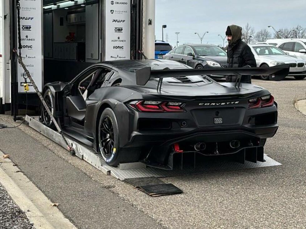 Corvette Z06 GT3.R (C8), AWA Racing