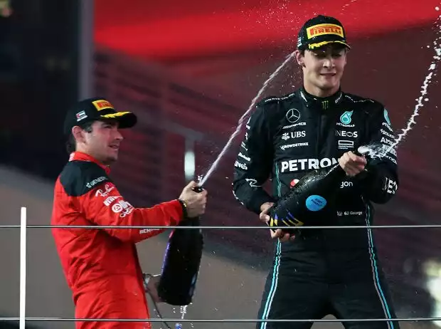 Charles Leclerc und George Russell jubeln auf dem Formel-1-Podium Titel-Bild zur News: Charles Leclerc und George Russell jubeln auf dem Formel-1-Podium