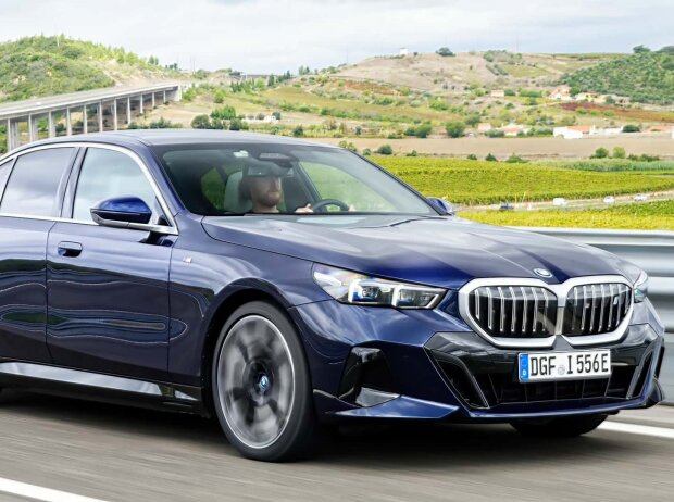 Titel-Bild zur News: BMW i5 eDrive40 (2023) im Test
