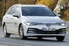 VW Golf 8 Variant Facelift (2024) als Erlkönig erwischt