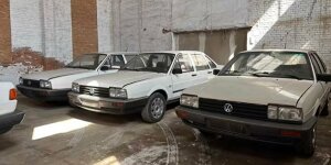 Nagelneue VW Santana verlassen in China-Lagerhalle gefunden