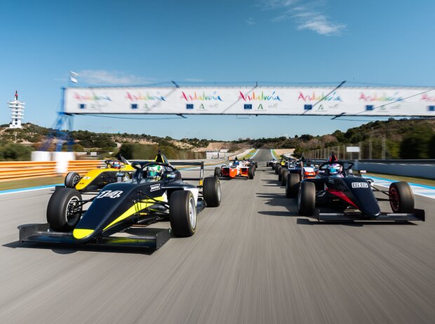 Titel-Bild zur News: Formula Winter Series in Jerez