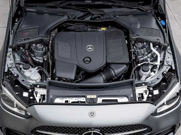 Mercedes-Benz C-Klasse T-Modell - der Motorraum Mercedes-Benz C-Klasse T-Modell - der Motorraum