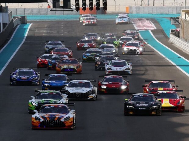 Titel-Bild zur News: Mit den Gulf 12 Hours endet die Motorsport-Saison 2023