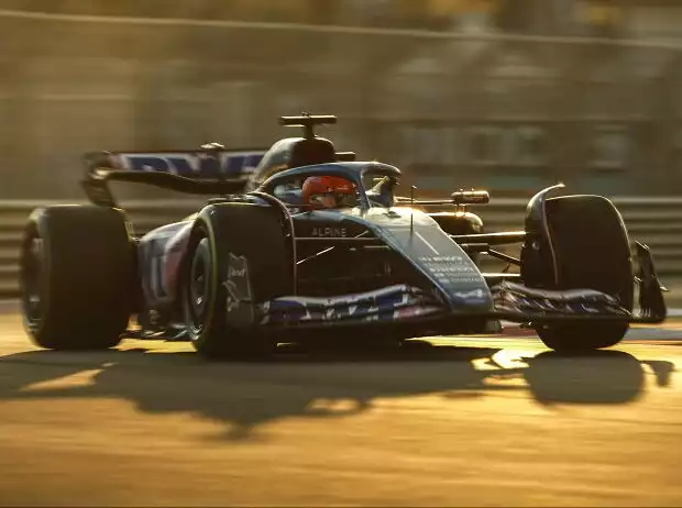 Esteban Ocon (Alpine) beim Formel-1-Rennen in Abu Dhabi 2023 Titel-Bild zur News: Esteban Ocon (Alpine) beim Formel-1-Rennen in Abu Dhabi 2023