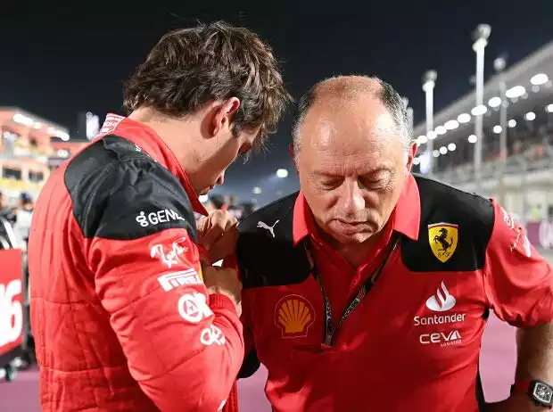 Charles Leclerc und Ferrari-Formel-1-Teamchef Frederic Vasseur Titel-Bild zur News: Charles Leclerc und Ferrari-Formel-1-Teamchef Frederic Vasseur