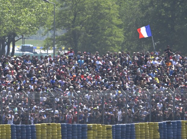 Fans beim Motorrad-Grand-Prix von Frankreich 2023 in Le Mans Fans beim Motorrad-Grand-Prix von Frankreich 2023 in Le Mans