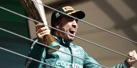 Fernando Alonso jubelt auf dem Formel-1-Podium 2023 in Brasilien