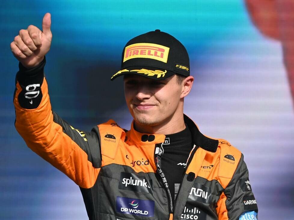 Lando Norris jubelt auf dem Formel-1-Podium