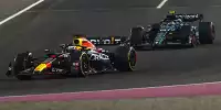 Max Verstappen im Red Bull vor Fernando Alonso im Aston Martin in der Formel 1 2023