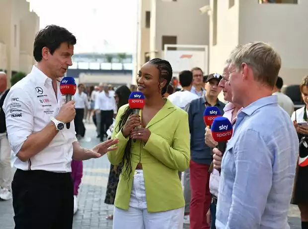 Toto Wolff im Interview mit den Sky-Experten Naomi Schiff und Martin Brundle Titel-Bild zur News: Toto Wolff im Interview mit den Sky-Experten Naomi Schiff und Martin Brundle