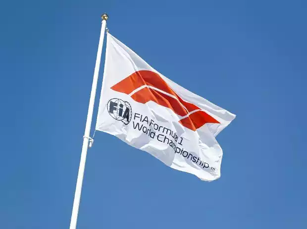 Formel-1-Flagge Titel-Bild zur News: Formel-1-Flagge
