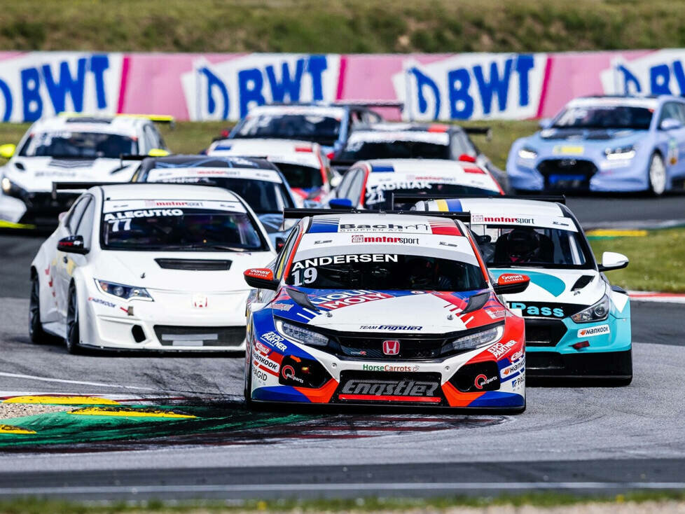Start eines Rennens der TCR Germany