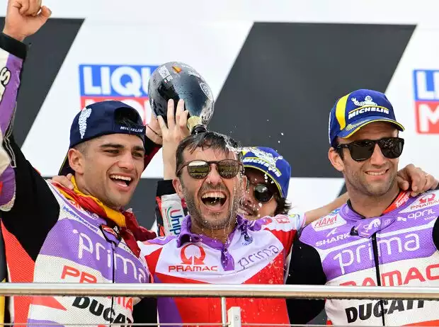 Gino Borsoi mit Jorge Martin, Francesco Bagnaia, Johann Zarco Titel-Bild zur News: Gino Borsoi mit Jorge Martin, Francesco Bagnaia, Johann Zarco