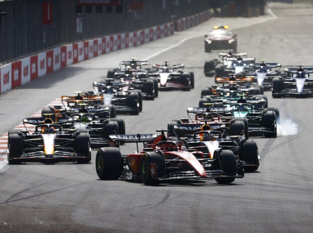 Titel-Bild zur News: Start zum Formel-1-Rennen 2023 in Baku in Aserbaidschan