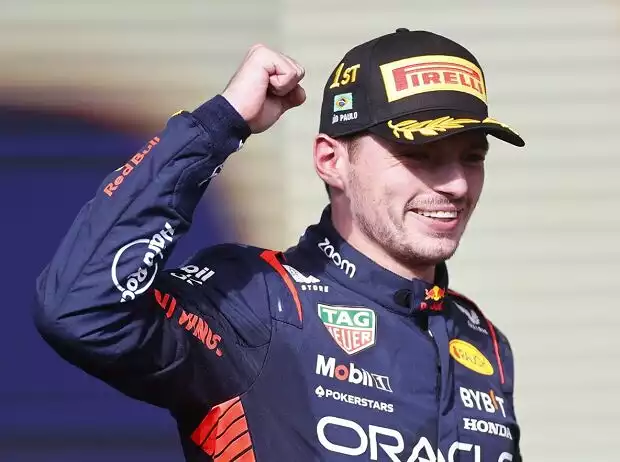 Max Verstappen bejubelt einen seiner vielen Siege in der Formel-1-Saison 2023 Titel-Bild zur News: Max Verstappen bejubelt einen seiner vielen Siege in der Formel-1-Saison 2023