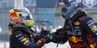 Sergio Perez gratuliert Max Verstappen zum Sieg in Miami 2023