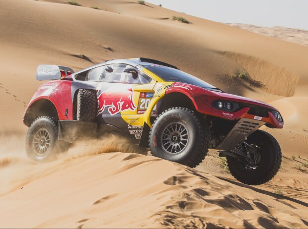 Titel-Bild zur News: Sebastien Loeb hat Chancen auf den diesjährigen Dakar-Sieg