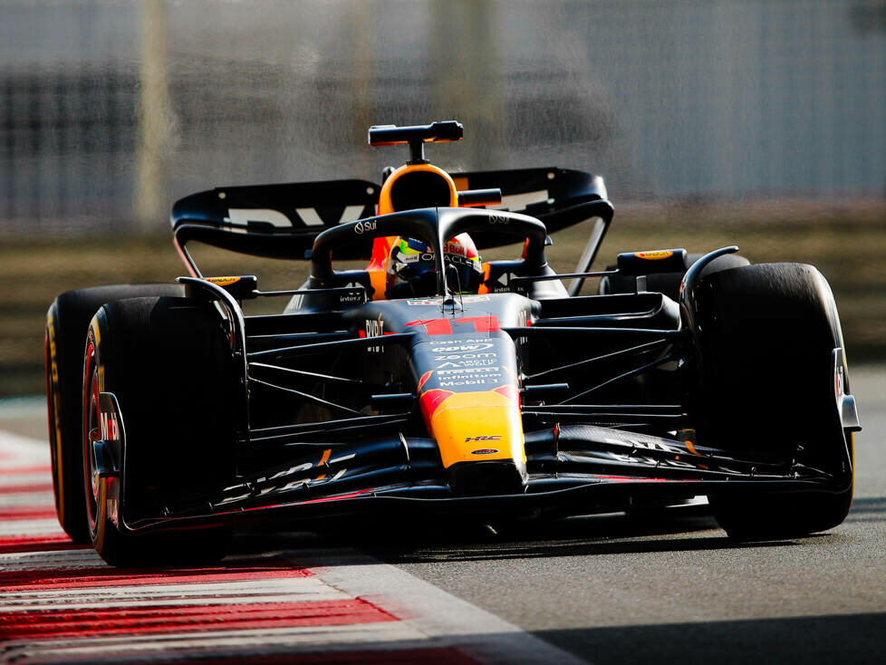 Sergio Perez (Red Bull RB19) beim Formel-1-Test in Abu Dhabi 2023