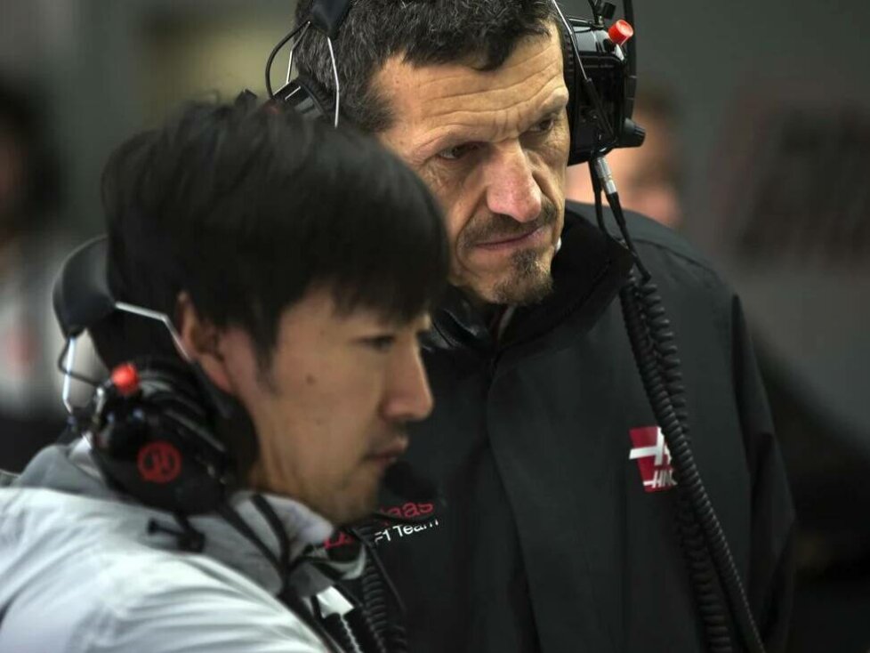 Ayao Komatsu und Günther Steiner in der Haas-Box
