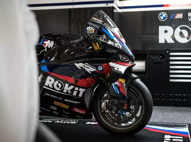 BMW M1000RR Titel-Bild zur News: BMW M1000RR