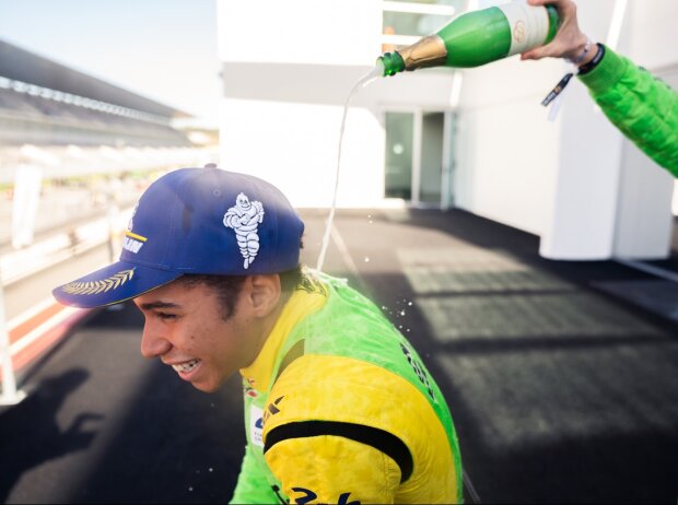 Erst Unfall, dann Podium: Pedro Perino erlebte ein Auf und Ab in Portimao Erst Unfall, dann Podium: Pedro Perino erlebte ein Auf und Ab in Portimao