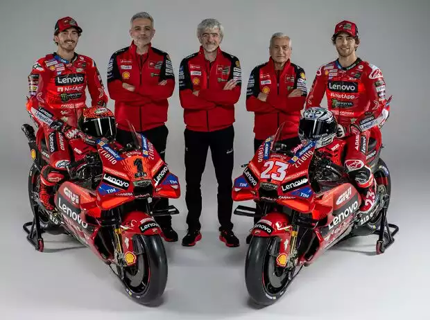 Francesco Bagnaia, Mauro Grassilli, Gigi Dall'Igna, Davide Tardozzi, Enea Bastianini Titel-Bild zur News: Francesco Bagnaia, Mauro Grassilli, Gigi Dall'Igna, Davide Tardozzi, Enea Bastianini