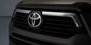 Toyota verkaufte 2023 rund 2 Millionen Fahrzeuge mehr als VW