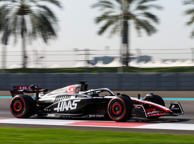Titel-Bild zur News: Oliver Bearman bei Formel-1-Testfahrten für Haas in Abu Dhabi 2023