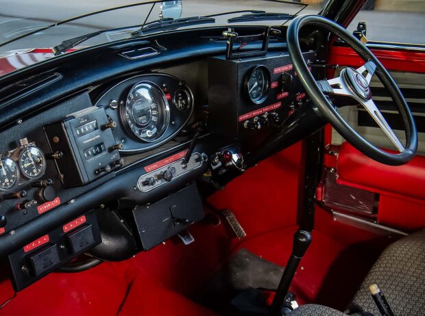 Cockpit des Mini Cooper