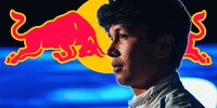 Alexander Albon vor Red-Bull-Logo