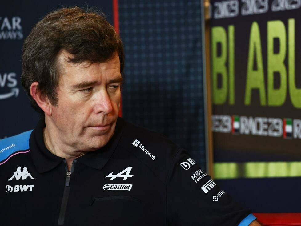 Alpines Formel-1-Teamchef Bruno Famin bei einer Pressekonferenz