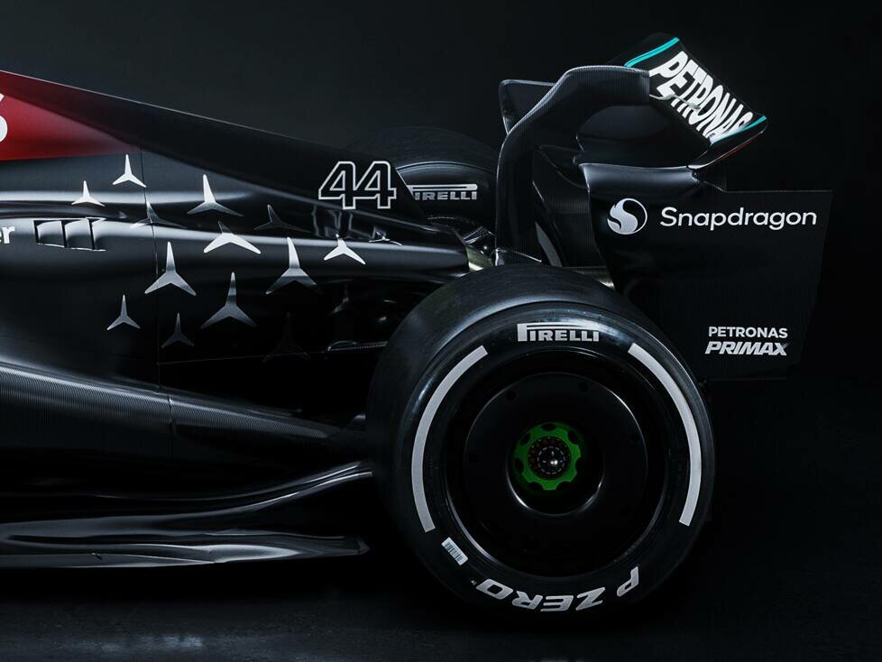 Mercedes W15