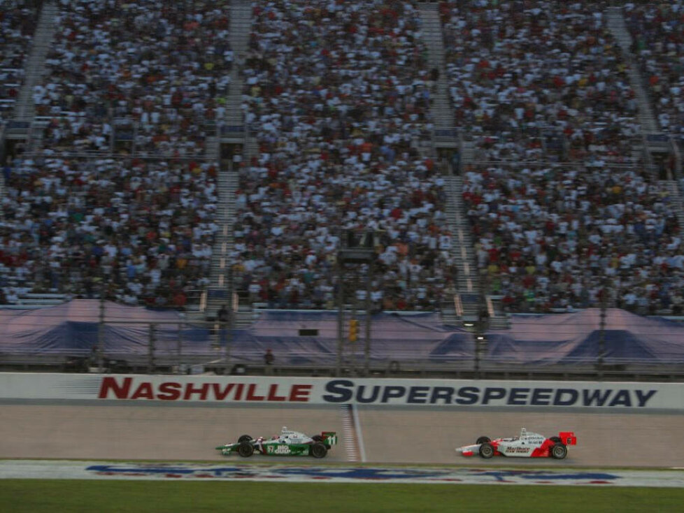 IndyCar-Action auf dem Nashville Superspeedway