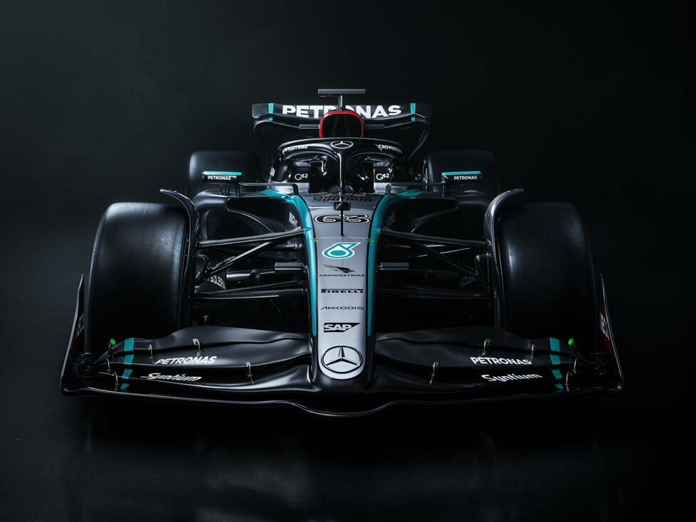 Mercedes W15