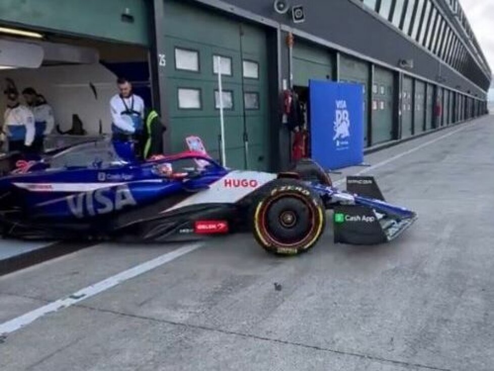 Yuki Tsunoda im Racing Bulls VCARB 01 beim Formel-1-Shakedown in Misano 2024